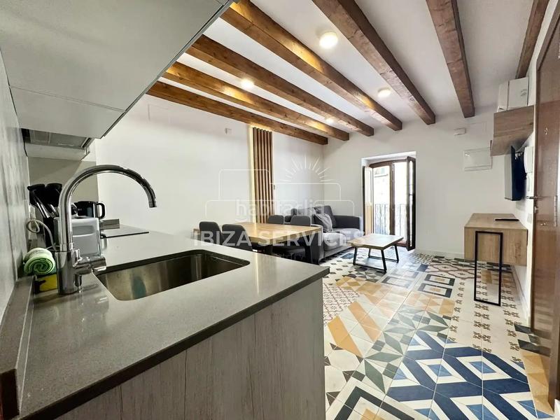 Foto 72a17d07-d254-4133-8570-65ead1158b48. Rent flat in Dalt Vila-La Marina Ibiza