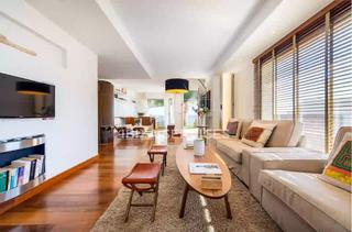 Miete Etagenwohnung in Marina Botafoc-Talamanca. Casa de 4 dormitorios con vistas al mar en alquiler anual  ila p