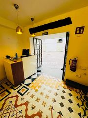 Location Local commercial à Dalt Vila-La Marina. Establezca su marca en el puerto viejo de ibiza  local comercial