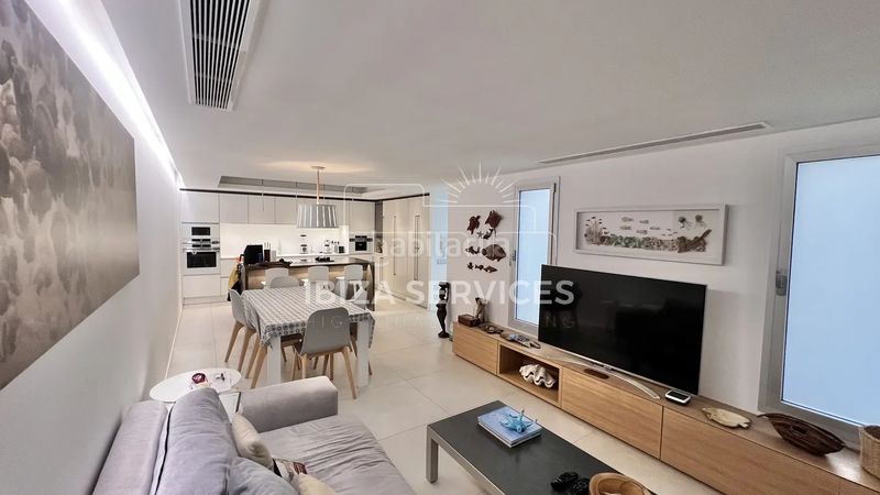 Foto 7b0dc105-a927-4db1-badb-5fb428313070. Pis amb aparcament piscina a Marina Botafoc-Talamanca Ibiza