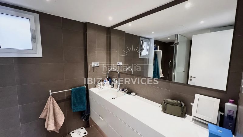 Foto 7e77fa03-a074-44f1-a94e-7d599c17d51f. Pis amb aparcament piscina a Marina Botafoc-Talamanca Ibiza