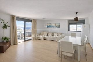 Pis a Ses Figueretes - Platja d'en Bossa - Cas Serres. Apartamento con vistas al mar en ibiza  a poca distancia de la p