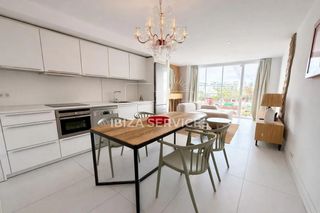 Affitto Appartamento in Marina Botafoc-Talamanca. Apartamento patio blanco de 1 dormitorio  alquiler de temporada