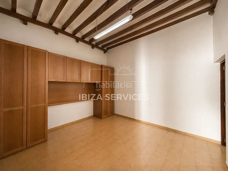 Foto 0ad0b3b3-260b-4bf9-a96b-0096b2917d1d. Pis a Dalt Vila-La Marina Ibiza