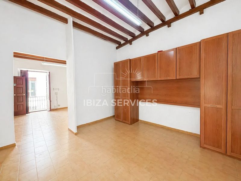 Foto deae1ed5-0c9b-4506-b989-40e0cd40cf3b. Pis a Dalt Vila-La Marina Ibiza
