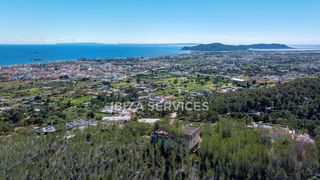 Fondo rustico in Sant Jordi de Ses Salines-Sant Francesc. Parcela urbana exclusiva en ibiza con vistas panorámicas al mar