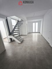 Zweistöckige Wohnung in Espera. Esperadúplex