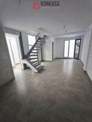 Zweistöckige Wohnung in Espera. Esperadúplex