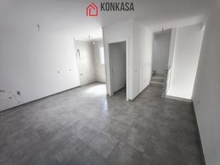 Zweistöckige Wohnung in Espera. Esperadúplex