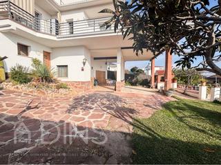 Haus  Pineda. Casa en caldes de montbui