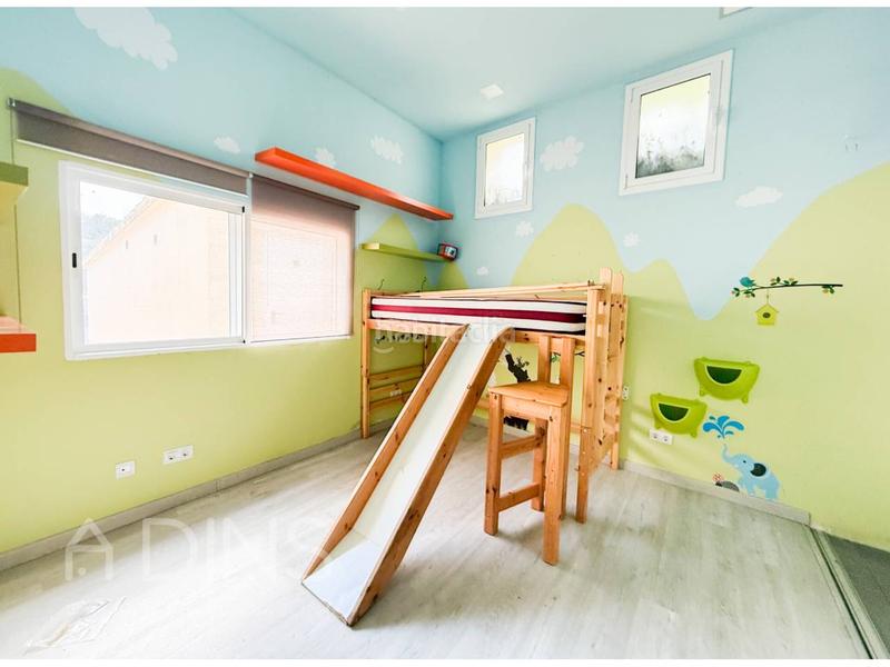 Foto 19e704d1-4bf9-4b70-ab17-d252264aeb18. Casa in roures 6 in Castellcir