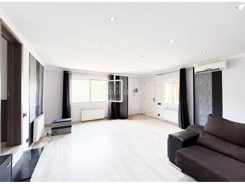 Foto f468ebe6-65a0-4ed9-b351-68c449a5b5cd. Casa in roures 6 in Castellcir