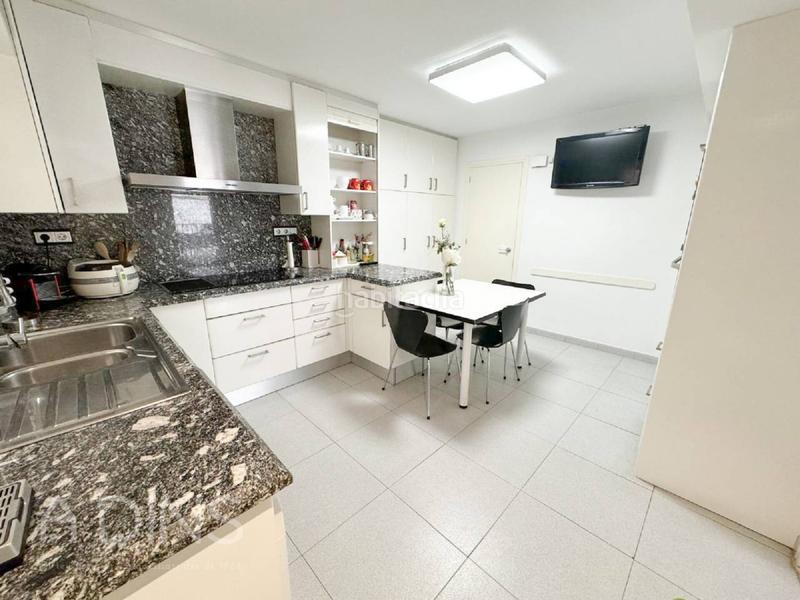 Foto 4266f310-5930-445a-b6b2-df1edf6e1c21. Location appartement avec parking dans Barri del Centre Terrassa