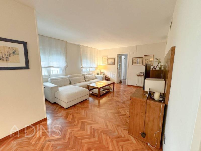 Foto ae3110cc-c3cf-43f1-b85c-dd28627974a5. Location appartement avec parking dans Barri del Centre Terrassa