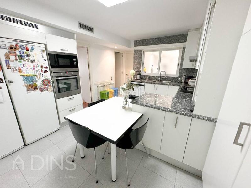 Foto dcb4cd83-ddcd-4235-9b9d-66910418bc57. Location appartement avec parking dans Barri del Centre Terrassa