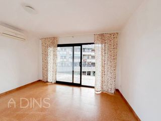 Pis a Calle doctor fleming 23. Piso en venta en sant feliu de codines