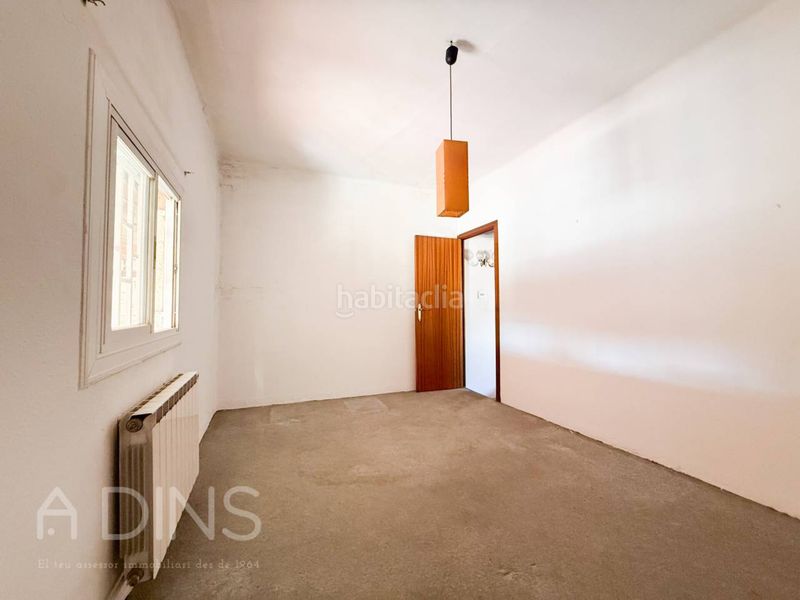 Foto fdb23313-9c41-4159-81be-3d289dd516ab. Casa amb calefacció a Serra d'en Camaró Sabadell