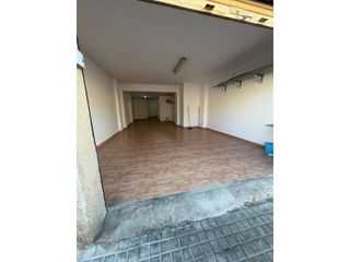 Local Comercial  Calle salvador espriu. Local comercial en venta en caldes de montbui