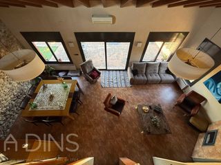 House  Avenida castillo de montbuí. Casa en venta en bigues