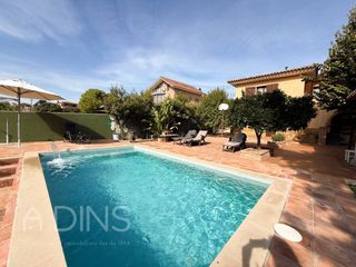 Haus  Calle masía. Casa en venta en palausolità i plegamans