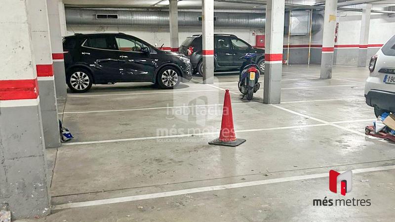 Foto 4b0a620e-9f5d-4e74-b82c-664314c8073f. Parking coche en Teià