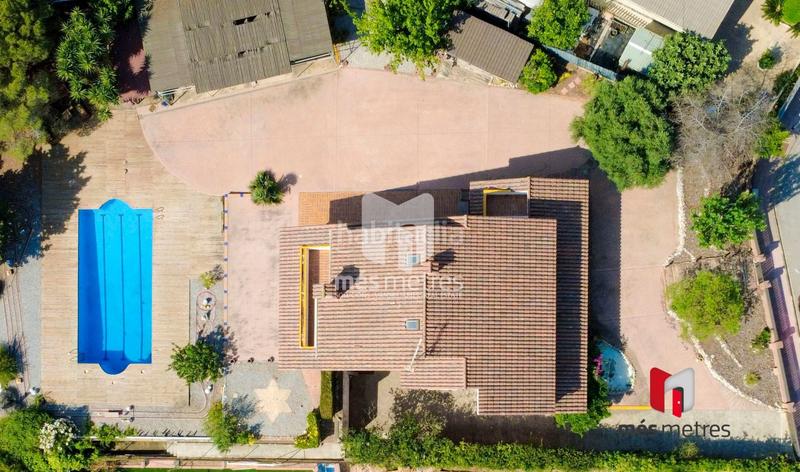 Foto f3d64bf8-fa15-4e96-8f2c-2d29da17ee70. Casa amb calefacció piscina a Teià
