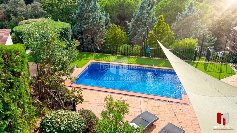 Foto 50cf9aee-a4cc-4933-93e9-2211c3fb79a8. Casa amb calefacció piscina a Alella