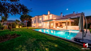Maison à Alella. Exclusiva casa unifamiliar con vistas al mar en can teixidó