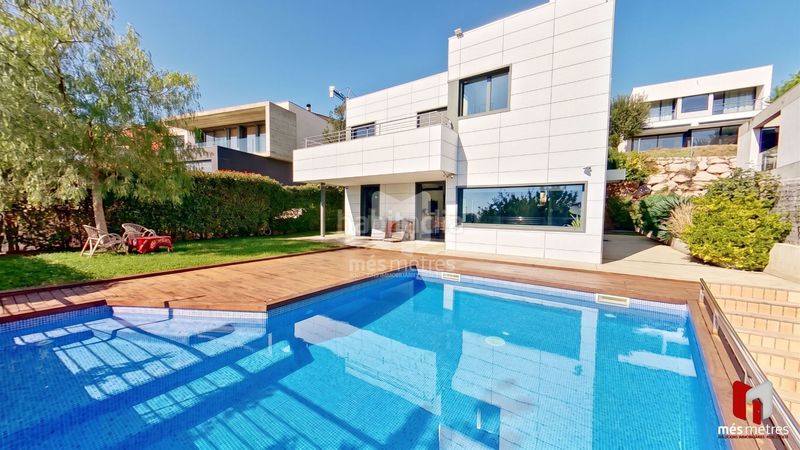 Foto 3793004f-e127-4b64-bb06-c6d0eca87a87. Casa amb calefacció a Teià