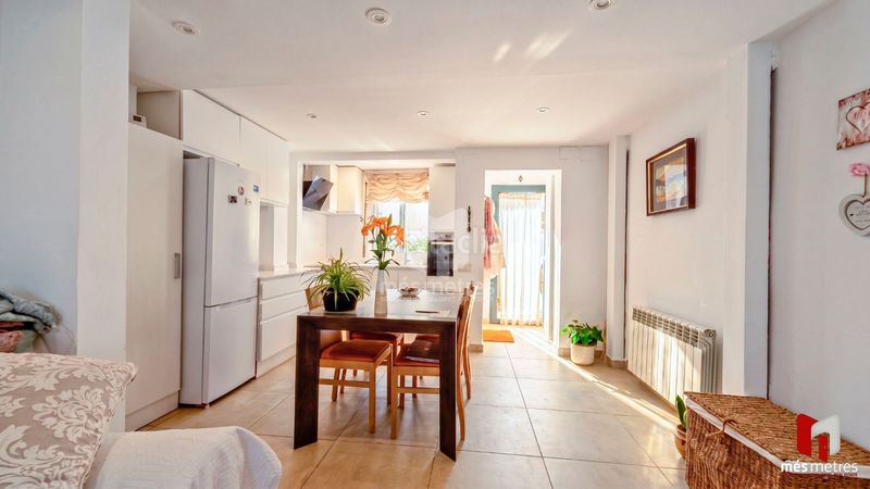 Foto cef8479d-deb3-4459-83e6-10c24fd223ee. Casa amb calefacció a Teià