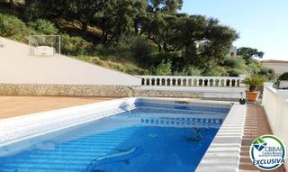 Xalet a Nord. Gran casa con piscina y vistas al mar.
