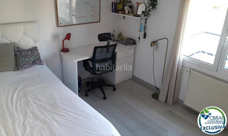 Foto 10bbafd4-c224-48b2-bddc-f9802243bb16. Chalet en puigmal casa con piscina y 4 habitaciones en Empuriabrava