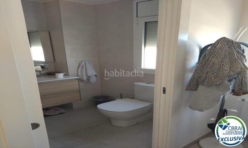 Foto 423b6bde-71a3-475e-9e42-e42f6b50a164. Chalet en puigmal casa con piscina y 4 habitaciones en Empuriabrava