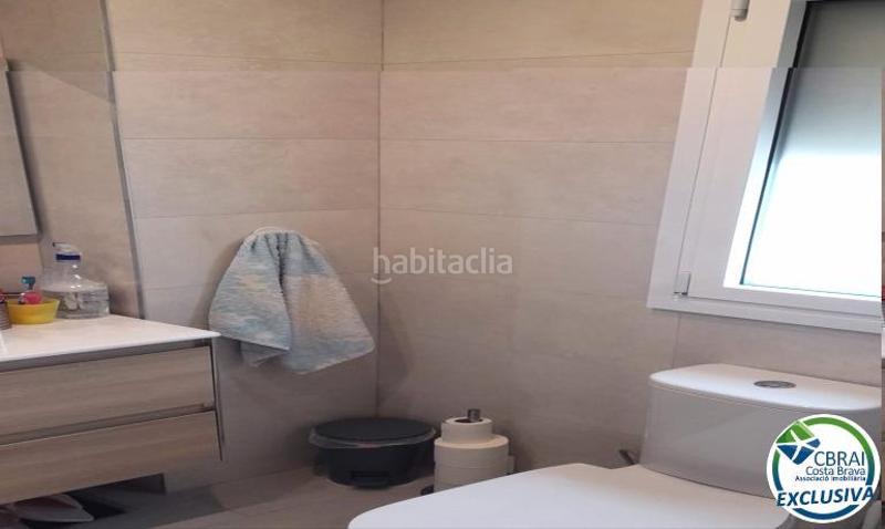 Foto c1d758d0-7349-426b-9f07-816f3ab738ae. Chalet en puigmal casa con piscina y 4 habitaciones en Empuriabrava