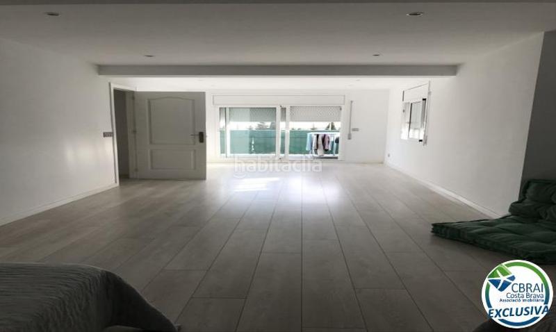 Foto 9f90464d-fb2f-4f4c-b35c-0f84758e38e3. Chalet en baix llobregat 4 gran casa en una zona muy tranquila. en Roses