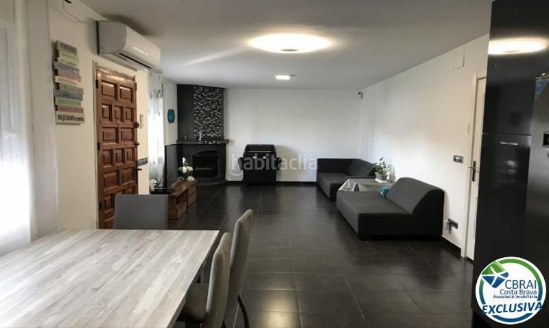Foto a545116d-3fbb-41f4-ac3a-c12aa8476281. Chalet en baix llobregat 4 gran casa en una zona muy tranquila. en Roses