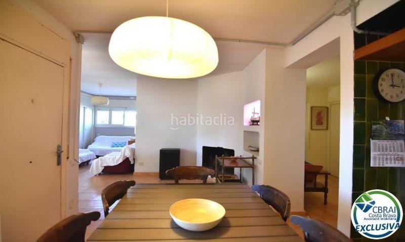 Foto 8a2963d5-f72b-43b0-ada3-ea9556154482. Piso en cala roja 4 piso con gran jardín en Santa Margarida Roses