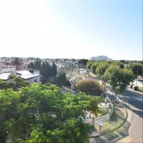 Foto ec2c6a0a-69e0-405d-834f-5c14b4171a98. Piso en Alberes 42 apartamento de dos habitaciones en el centro con una terraza con vistas. en Empuriabrava