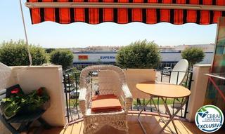 Pis a Flamicell 21. Encantador apartamento con dormitorio, balcón y acceso a la pisc
