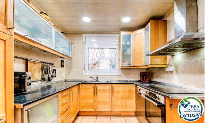Foto 898d4180-4746-4216-a099-12e0a345e11f. Chalet en d'antoni canals 47 magnífica casa con vista panorámica a la bahía licencia turística. en Roses