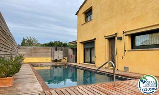 Xalet a Jofre el pilós 23. Gran casa en venta en la bisbal dempordà.