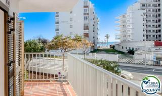 Appartamento in De la gola de l'estany 55. Bonito apartamento en primera linea de playa con licencia turíst
