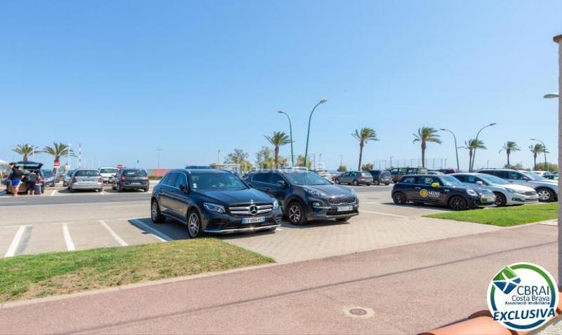 Foto 06668607-75c7-414a-b07e-519e5f4e3f93. Piso en badia 1 apartamento reformado cerca del mar y con licencia turística. en Empuriabrava