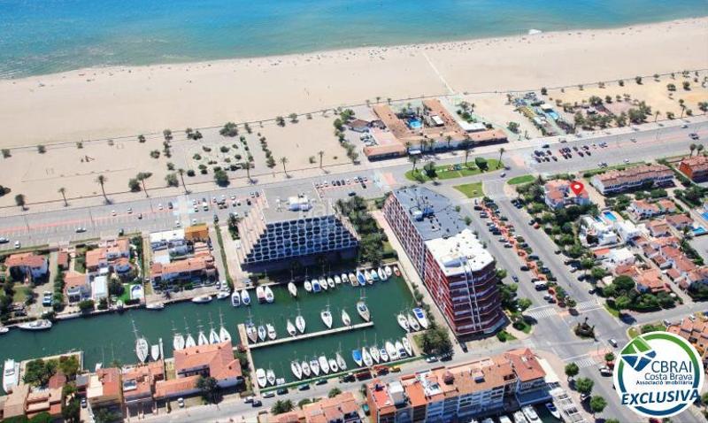 Foto 2c13f608-a6b1-4530-a5e2-403a2c027e8f. Piso en badia 1 apartamento reformado cerca del mar y con licencia turística. en Empuriabrava