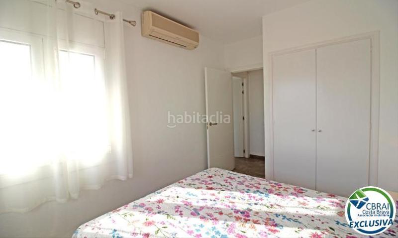 Foto 5db126cf-b23d-4884-91d8-4658219cf2f1. Piso en badia 1 apartamento reformado cerca del mar y con licencia turística. en Empuriabrava