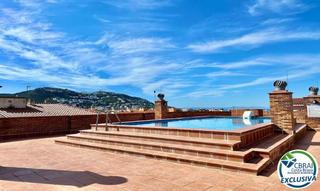 Pis a De josé de espronceda 9. Piso en el centro de roses con parking y piscina comunitaria.