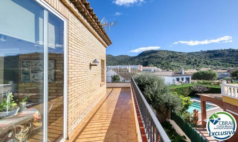 Foto 27c76a70-9dd9-4df5-9ca7-b3eaafe9d1a3. Chalet en roma 20 encantadora casa independiente con piscina en mas oliva, en Roses