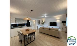 Appartement à Poblat típic-plaça església. Empuriabrava apartamento de 2 habitaciones totalmente reformado