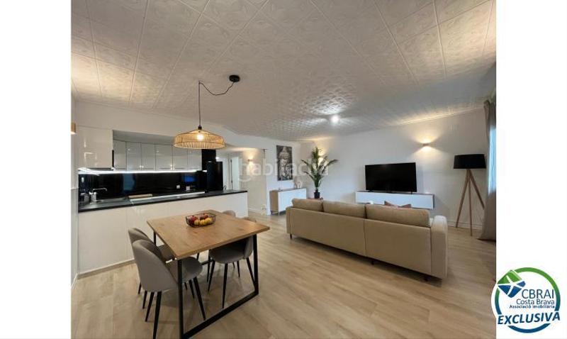 Foto 6a146f1a-776a-4ae6-8350-bd2c3b2221ba. Piso en poblat típic-plaça església apartamento de 2 habitaciones totalmente reformado en pleno centro . en Empuriabrava