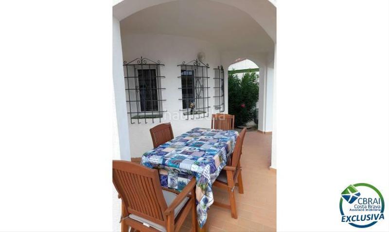 Foto 8613210f-4e59-4ac8-bef2-b5e88e828905. Chalet en puigmal bonita casa en una zona residencial tranquila . en Empuriabrava